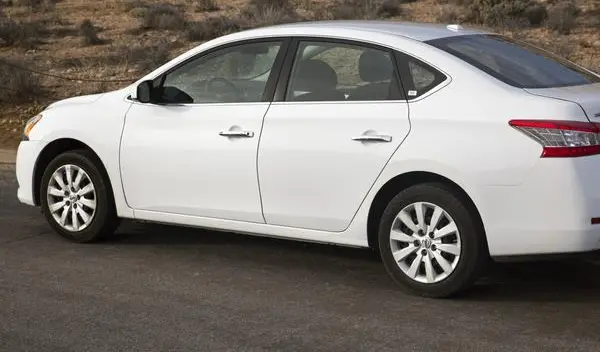 Nissan Sentra VII (B17)-2