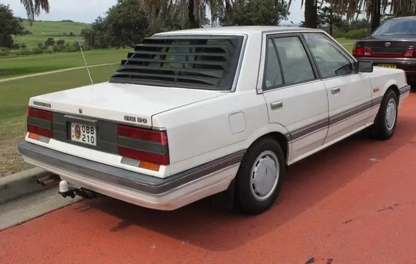 Nissan Skyline VII (R31)-0