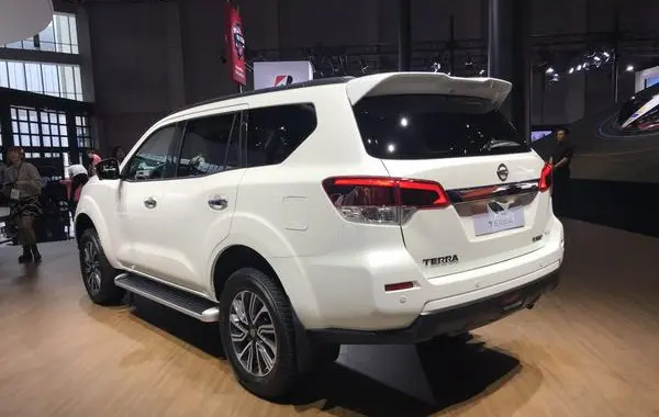 Nissan Terra-0