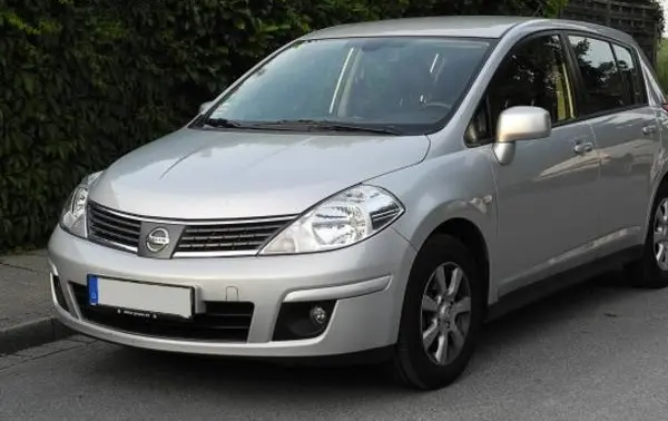 Nissan Tiida Hatchback