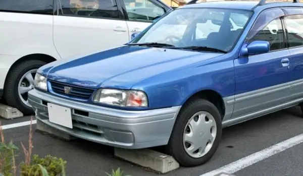 Nissan Wingroad (Y10)