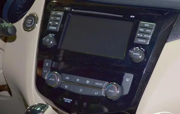 Nissan X-Trail III (T32)-5