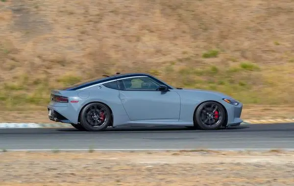 Nissan Z (RZ34)-8