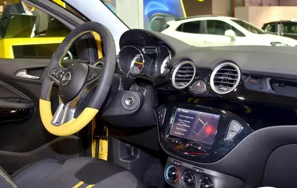 Opel Adam-2
