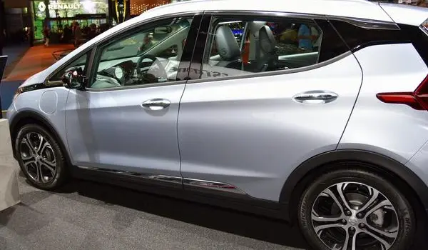 Opel Ampera-e-8