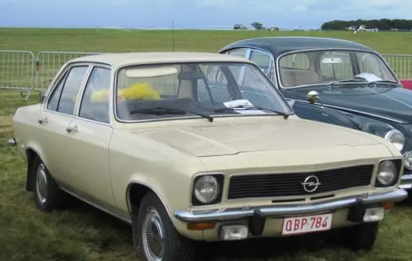 Opel Ascona A 4-door
