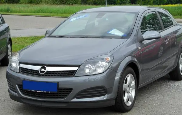 Opel Astra H GTC (facelift 2007)-1