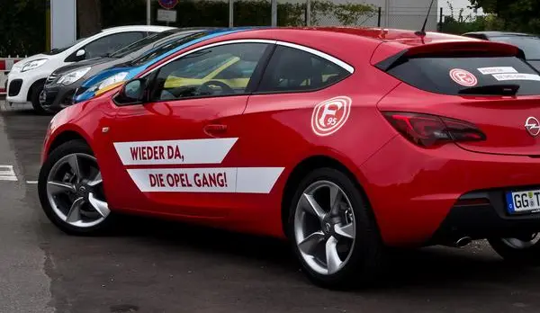 Opel Astra J GTC-8