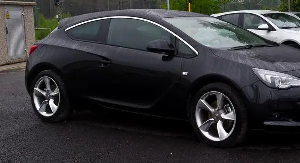Opel Astra J GTC-2