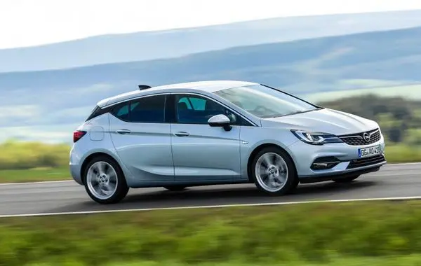 Opel Astra K (facelift 2019)-1