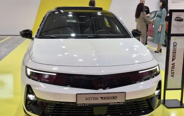Opel Astra L Sports Tourer-2