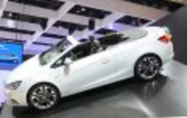 Opel Cascada-7