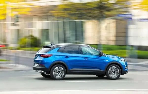 Opel Grandland X-8