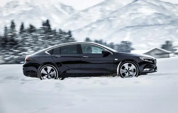 Opel Insignia Grand Sport (B)-1