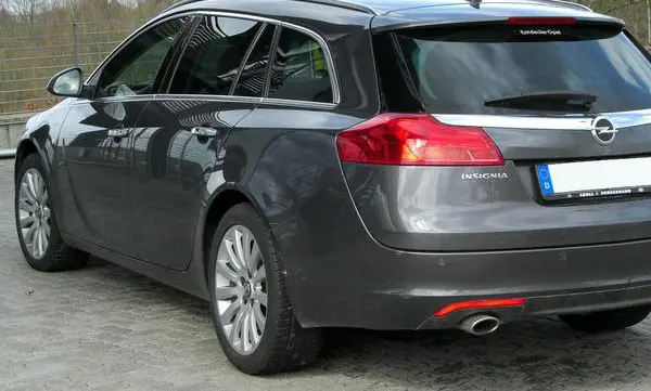 Opel Insignia Sports Tourer (A)-0