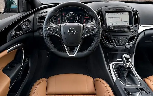 Opel Insignia Sports Tourer (A, facelift 2013)-1