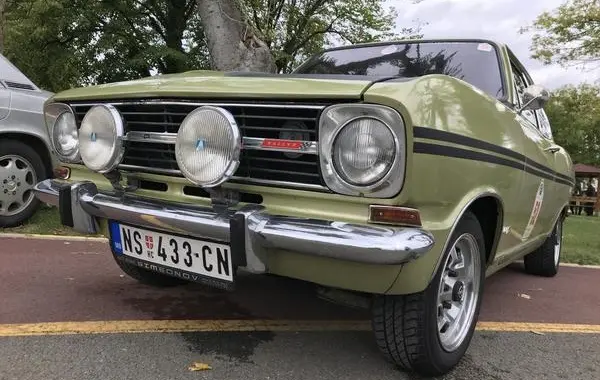 Opel Kadett B Coupe-4