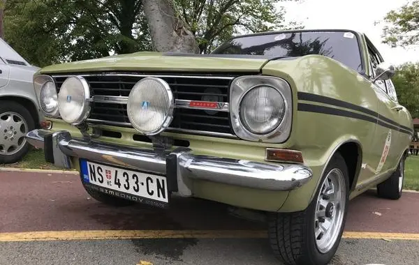 Opel Kadett B Coupe-1