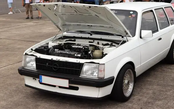 Opel Kadett D Caravan-1