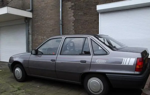 Opel Kadett E-0