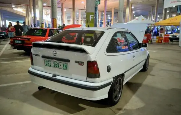 Opel Kadett E CC-7