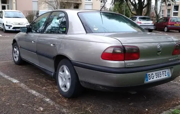 Opel Omega B-2