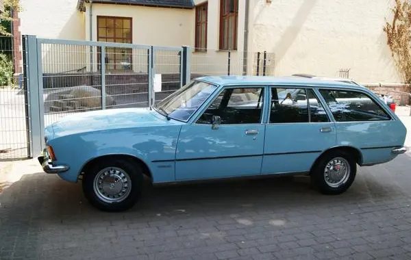 Opel Rekord D Caravan-0
