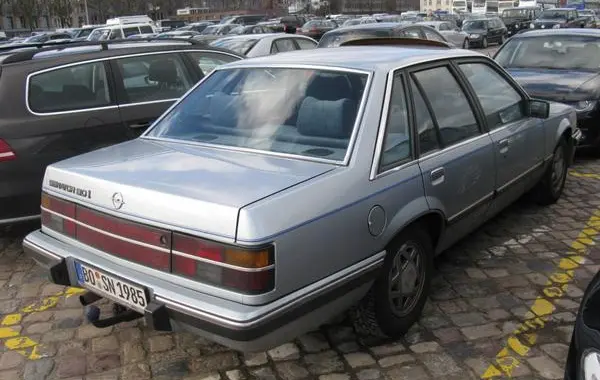 Opel Senator A (facelift 1982)-4