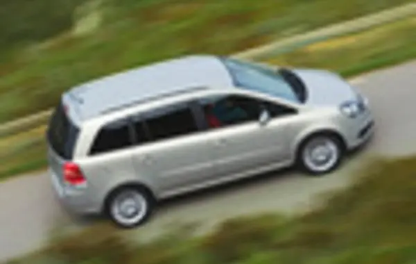Opel Zafira B-0