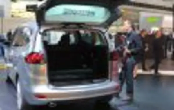 Opel Zafira Tourer C-2