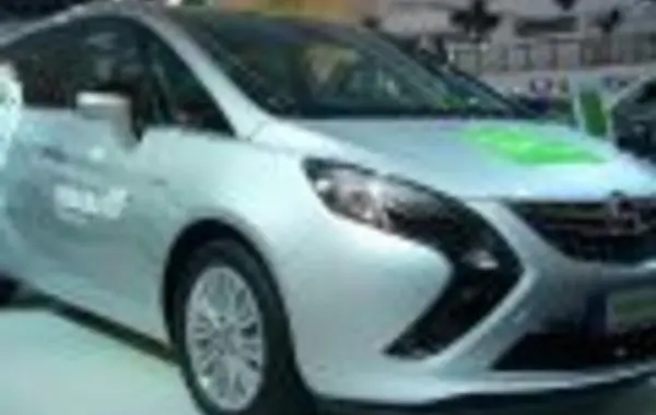 Opel Zafira Tourer C-3