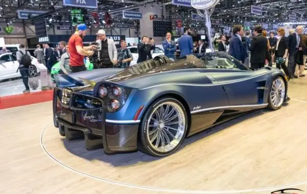 Pagani Huayra Roadster