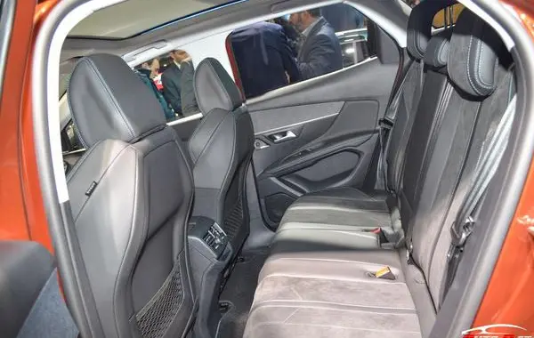 Peugeot 3008 II (Phase I, 2016)-1