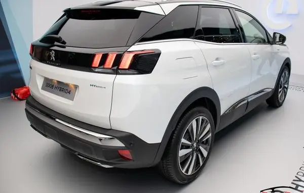 Peugeot 3008 II (Phase I, 2016)-3