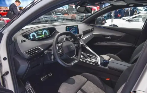 Peugeot 3008 II (Phase I, 2016)-5