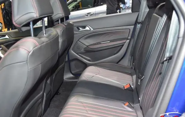 Peugeot 308 SW II (Phase II, 2017)-5