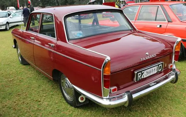 Peugeot 404 Berline-8