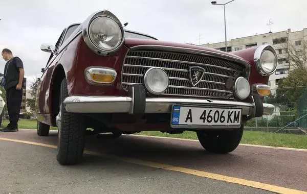 Peugeot 404 Berline-1
