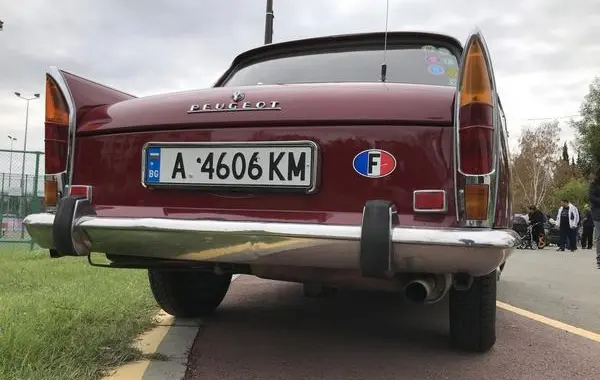 Peugeot 404 Berline-6