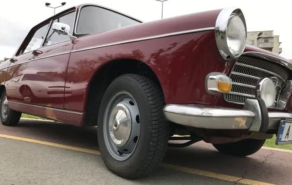 Peugeot 404 Berline-3