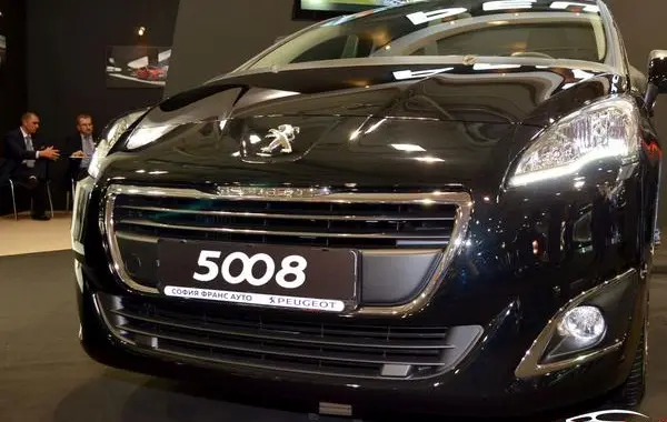 Peugeot 5008 I (Phase II, 2013)-4