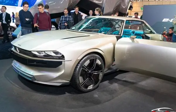Peugeot e-LEGEND Concept-8