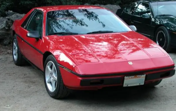 Pontiac Fiero-3