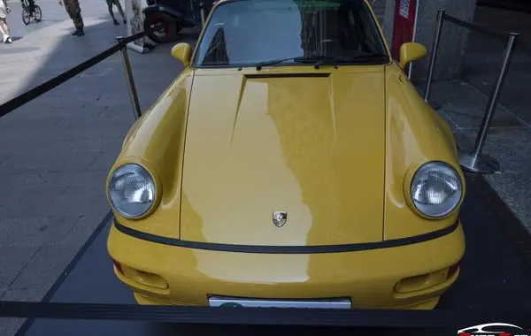 Porsche 911 (964)-2