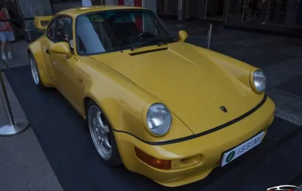 Porsche 911 (964)