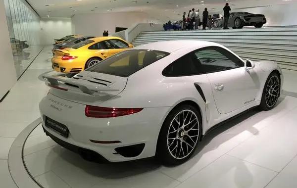 Porsche 911 (991)-6