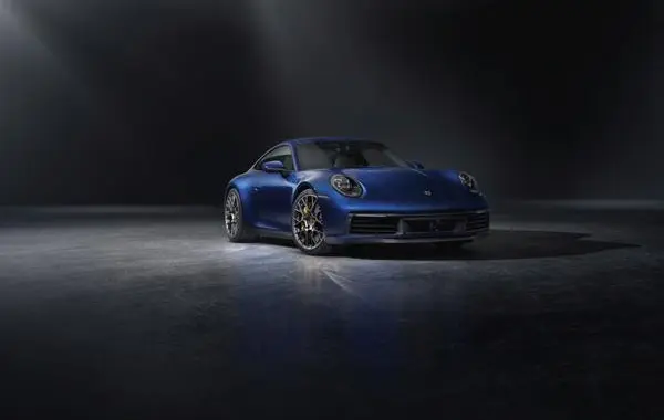 Porsche 911 (992)-2