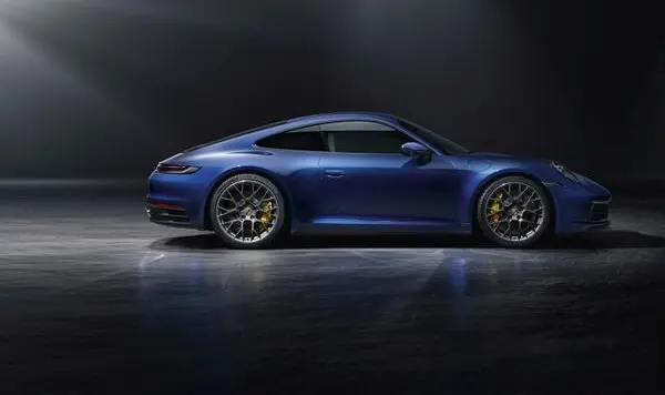 Porsche 911 (992)-4