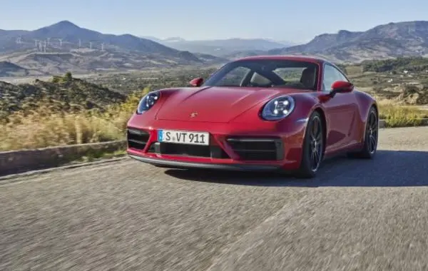 Porsche 911 (992)