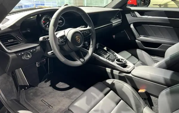 Porsche 911 (992)-3